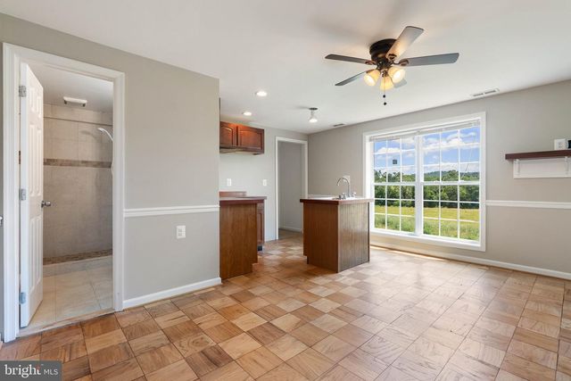 266 SHANNON HILL LN, Charles Town, WV 25414