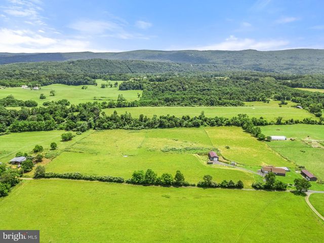 266 SHANNON HILL LN, Charles Town, WV 25414