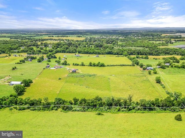 266 SHANNON HILL LN, Charles Town, WV 25414