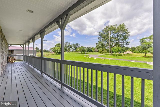 266 SHANNON HILL LN, Charles Town, WV 25414