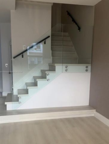 8135 NW 108th Ave, Doral, FL 33178