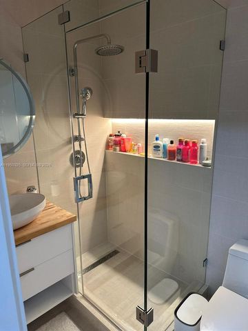 8135 NW 108th Ave, Doral, FL 33178