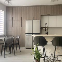 8135 NW 108th Ave, Doral, FL 33178