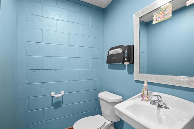 355 S Wall Street, Calhoun, GA 30701