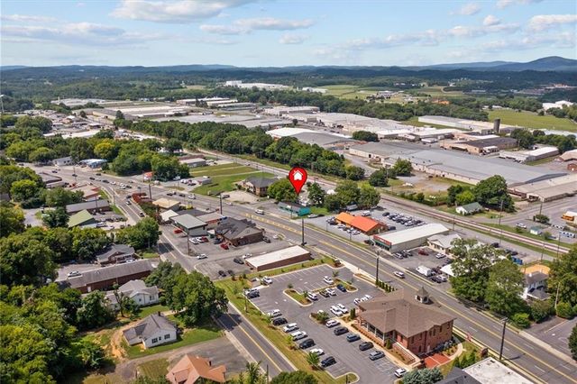 355 S Wall Street, Calhoun, GA 30701