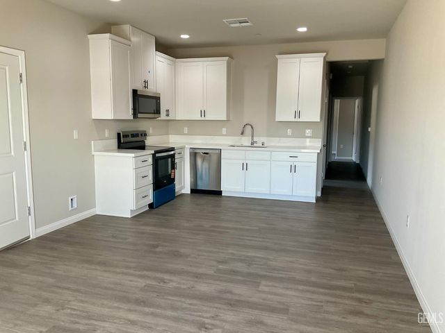 5103 Cohiba Court, Bakersfield, CA 93307