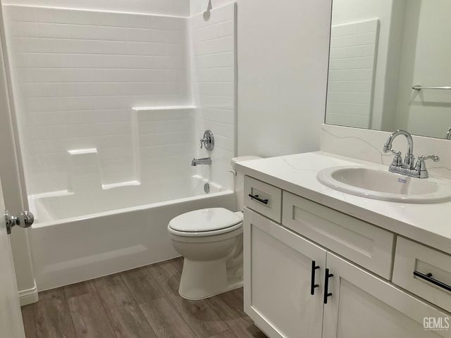 5103 Cohiba Court, Bakersfield, CA 93307