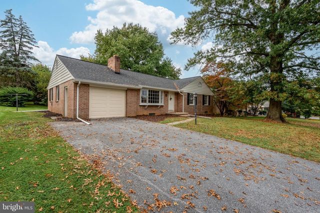 92 GLENDALE DR, Lancaster, PA 17602