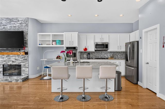 9825 Meredith Elise Court, Houston, TX 77025