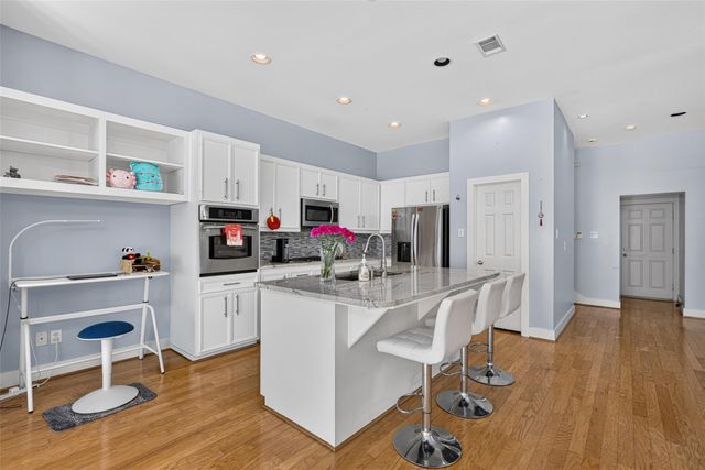 9825 Meredith Elise Court, Houston, TX 77025