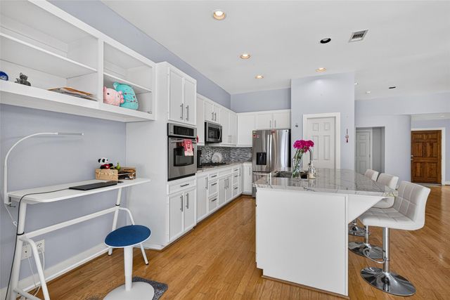 9825 Meredith Elise Court, Houston, TX 77025