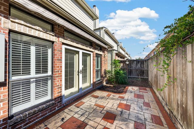9825 Meredith Elise Court, Houston, TX 77025