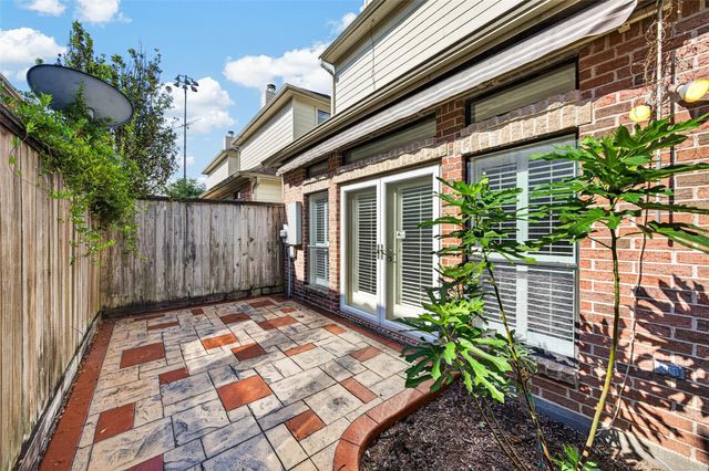 9825 Meredith Elise Court, Houston, TX 77025