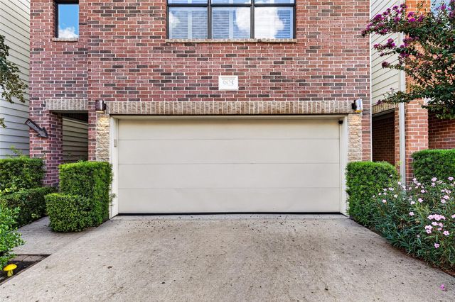 9825 Meredith Elise Court, Houston, TX 77025