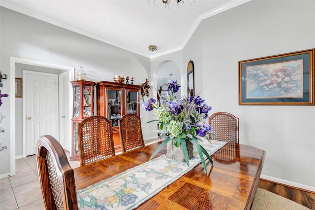 1014 N Rivershire Drive, Conroe, TX 77304