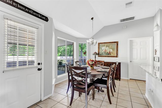 1014 N Rivershire Drive, Conroe, TX 77304