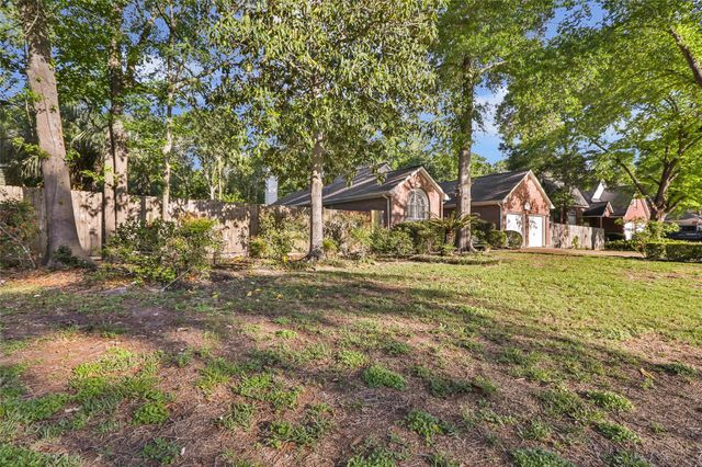 1014 N Rivershire Drive, Conroe, TX 77304