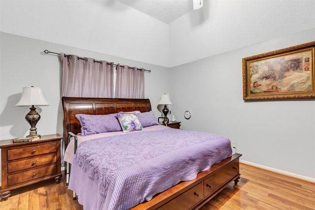 1014 N Rivershire Drive, Conroe, TX 77304