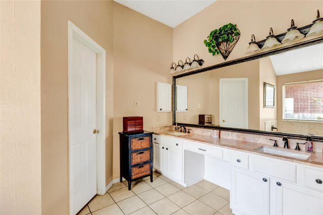 1014 N Rivershire Drive, Conroe, TX 77304