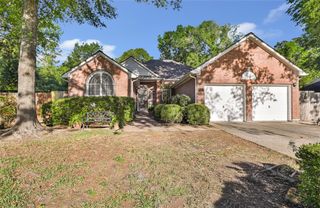 1014 N Rivershire Drive, Conroe, TX 77304