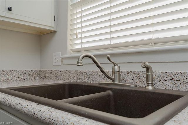 2235 Shadow Valley Road F, High Point, NC 27265