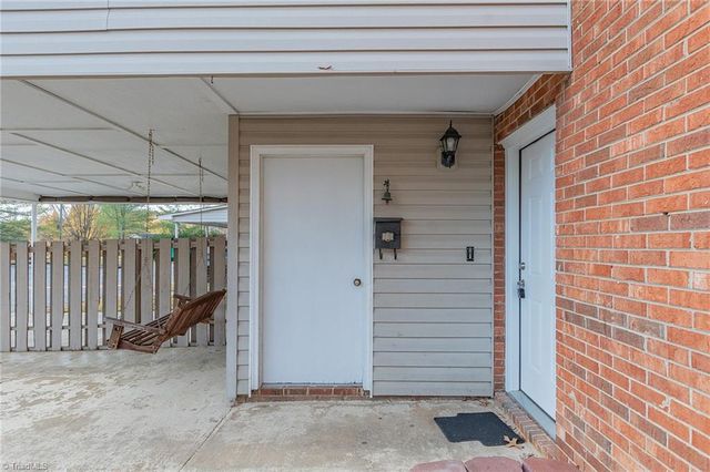 2235 Shadow Valley Road F, High Point, NC 27265