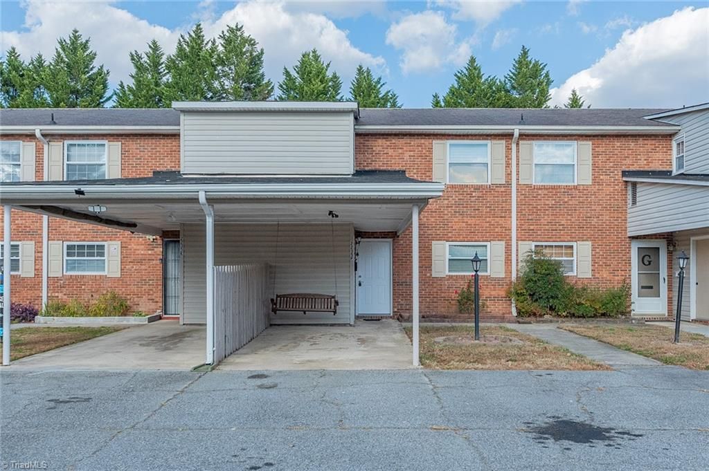 2235 Shadow Valley Road F, High Point, NC 27265