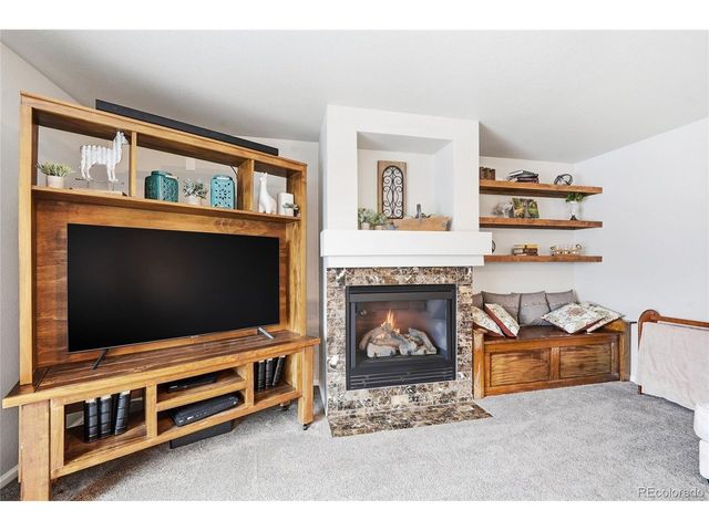 5726 Prairie Cir, Longmont, CO 80504