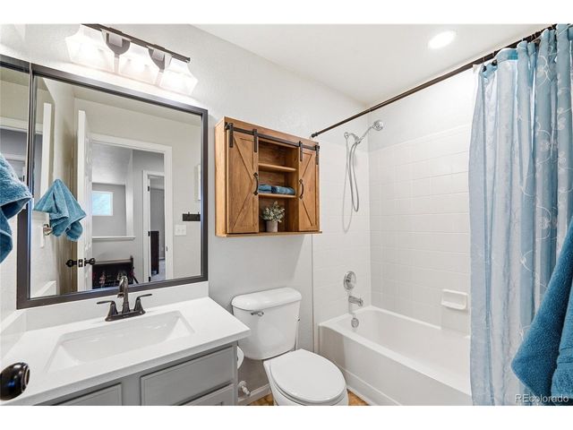 5726 Prairie Cir, Longmont, CO 80504