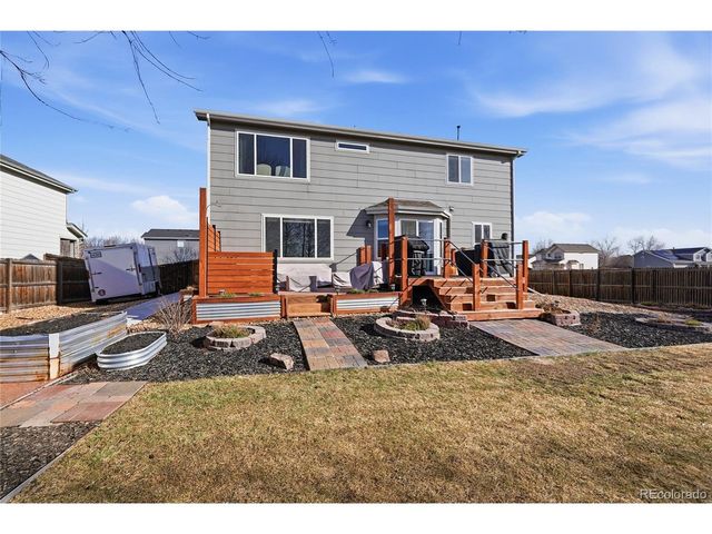 5726 Prairie Cir, Longmont, CO 80504