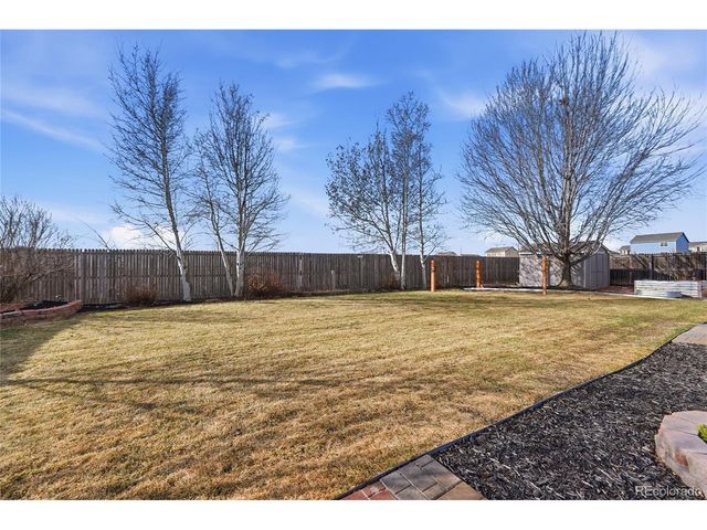5726 Prairie Cir, Longmont, CO 80504