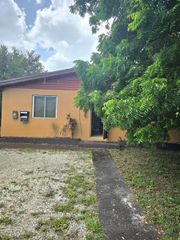 305 SW 14TH Street 1, Dania Beach, FL 33004