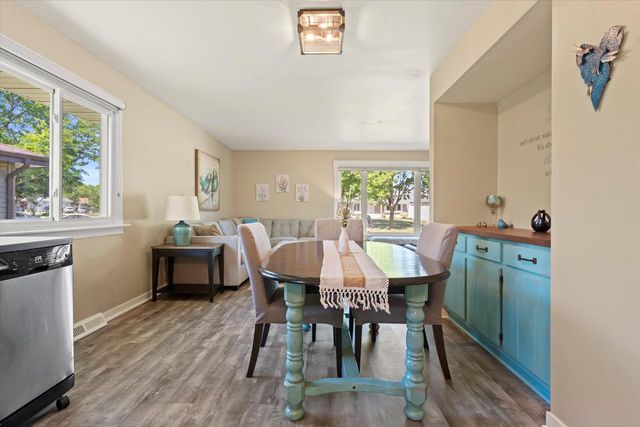 4219 W Pebble Beach COURT, Franklin, WI 53132