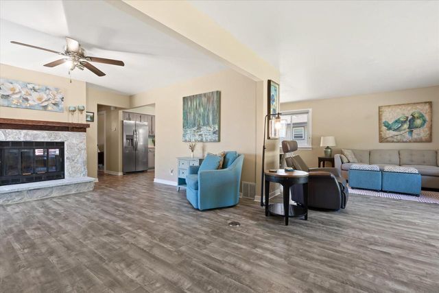 4219 W Pebble Beach COURT, Franklin, WI 53132