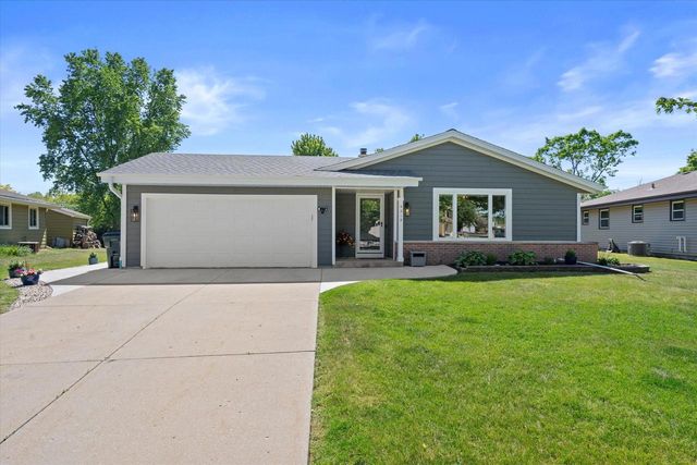 4219 W Pebble Beach COURT, Franklin, WI 53132