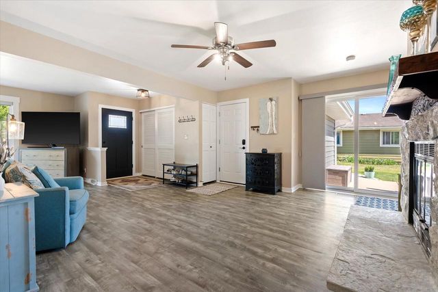 4219 W Pebble Beach COURT, Franklin, WI 53132