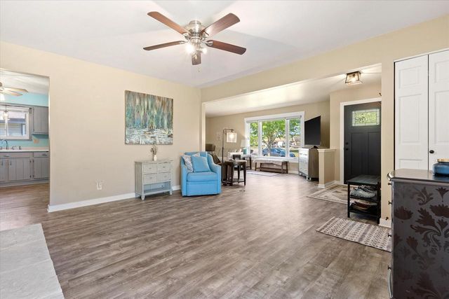 4219 W Pebble Beach COURT, Franklin, WI 53132