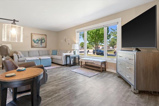 4219 W Pebble Beach COURT, Franklin, WI 53132