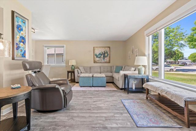 4219 W Pebble Beach COURT, Franklin, WI 53132