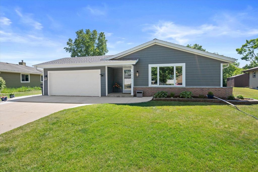 4219 W Pebble Beach COURT, Franklin, WI 53132