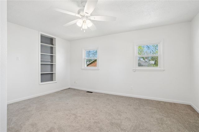 401 S Market St, Solon, IA 52333