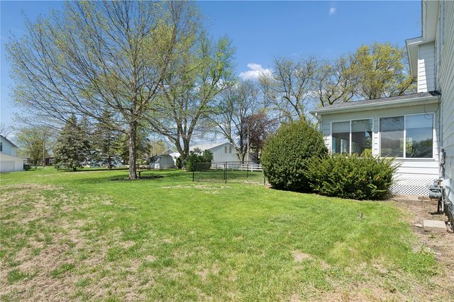 401 S Market St, Solon, IA 52333