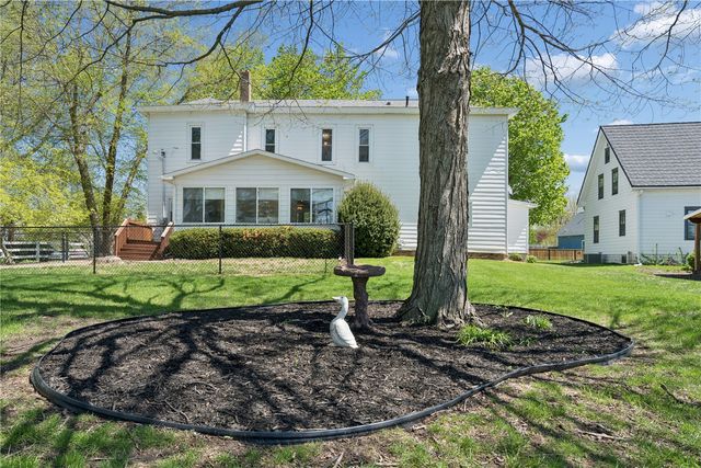 401 S Market St, Solon, IA 52333