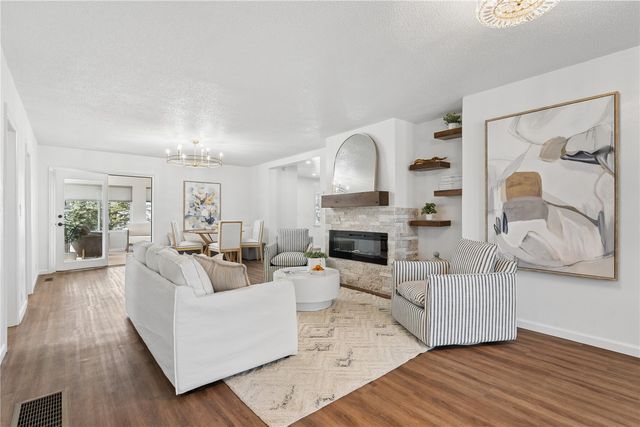 401 S Market St, Solon, IA 52333