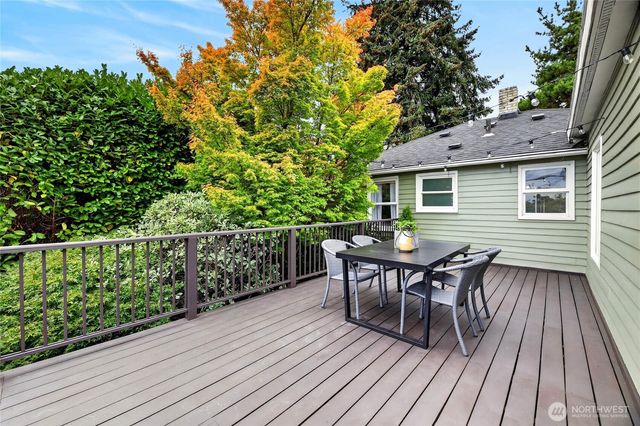 3826 Belvidere Avenue SW, Seattle, WA 98126