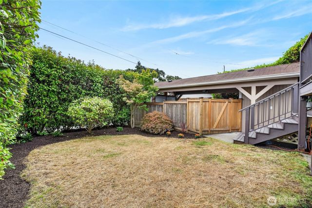 3826 Belvidere Avenue SW, Seattle, WA 98126