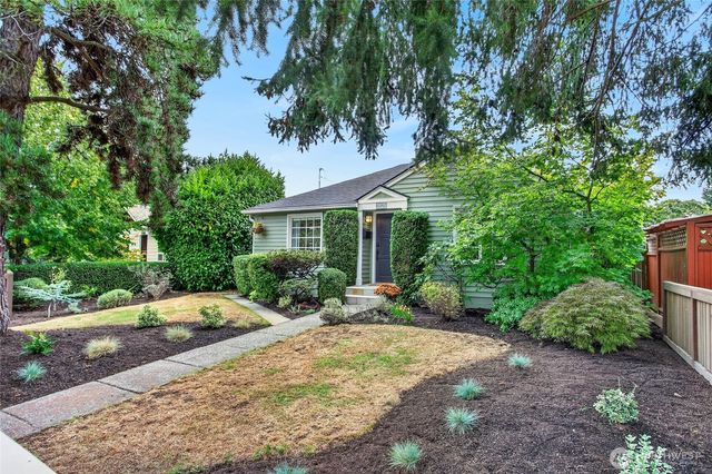 3826 Belvidere Avenue SW, Seattle, WA 98126