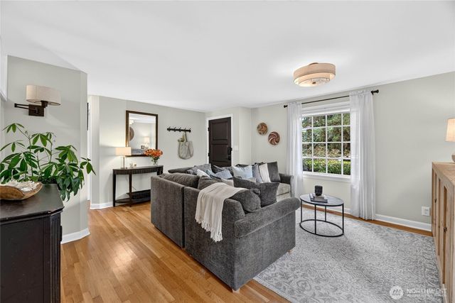 3826 Belvidere Avenue SW, Seattle, WA 98126