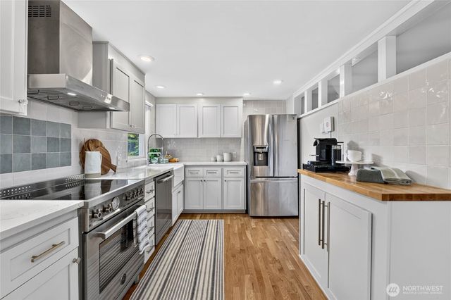 3826 Belvidere Avenue SW, Seattle, WA 98126