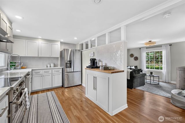 3826 Belvidere Avenue SW, Seattle, WA 98126